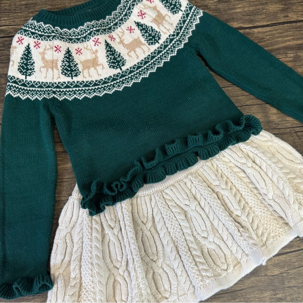 Tahari Festive Green and Cream Girl knit sweater and skirt set, size 5/6